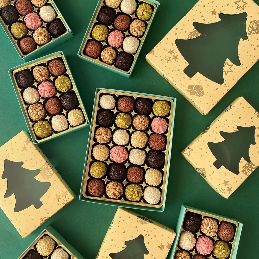 Emmy's Brigadeiro Tree & Presents Tree Windowed Gift Box Collection